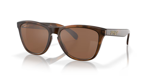 The Oakley OO9013 is the iconic Frogskins™ style